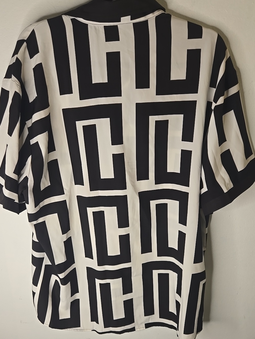 Men's Geometric Short Sleeve Shirt - Black & White - Picture 5 of 5